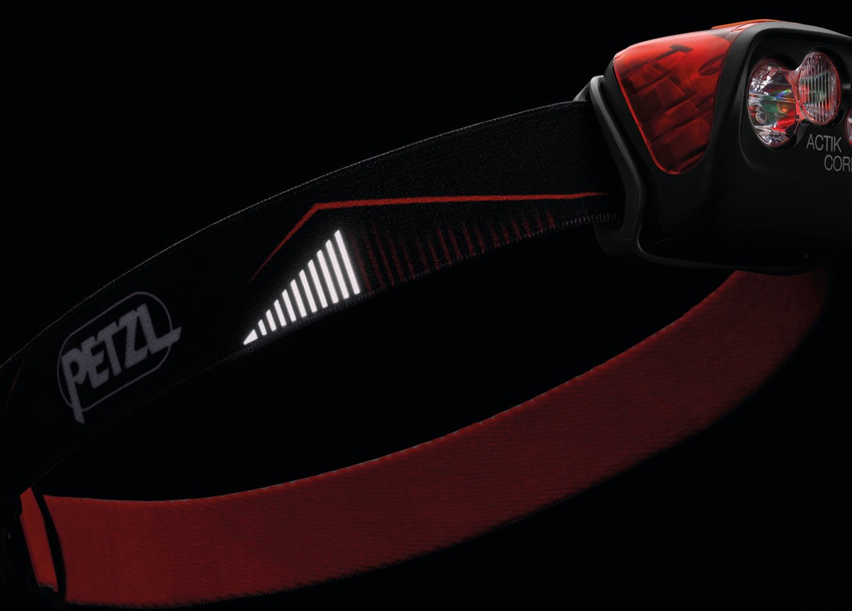 Lampe frontale 450 lumens rechargeable PETZL ACTIK CORE Rouge