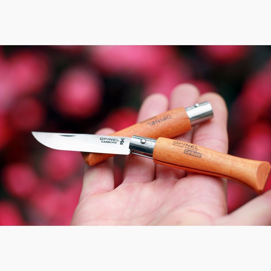 Couteau Opinel n°5 lame en carbone et manche en hêtre